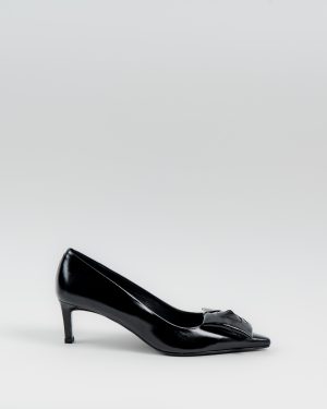 Classic black pump with origami detail