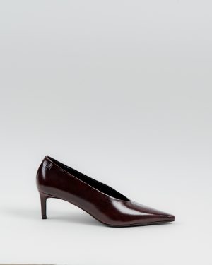 Classic brown pump