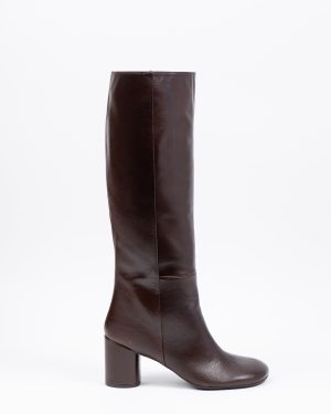 Brown high-top boots with heels and a round toe