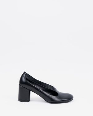 Black side cutout pump